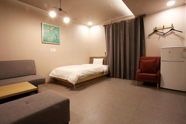 A7 Hotel Suwon Exterior foto