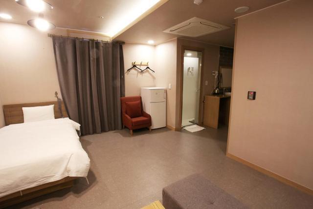 A7 Hotel Suwon Exterior foto
